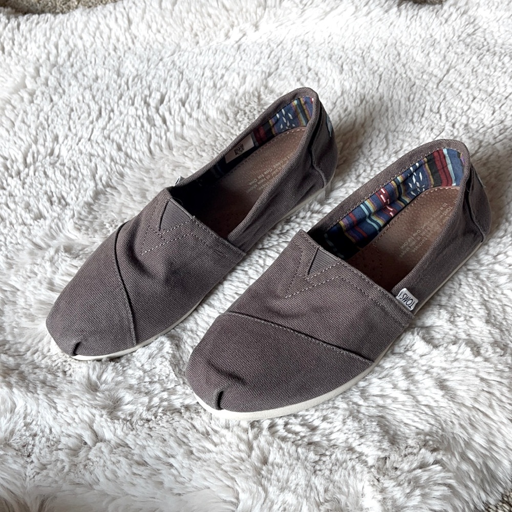 TOMS Classic Canvas Alpargata Slip-on